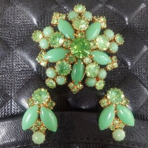 Vintage Green Domed Brooch And Earring Set Estate Jewelry